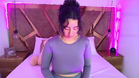 Snapshot of bella_swwan_ chatting on 5, 7, 2026 Bella Swwan online show from 5, 7, 2026