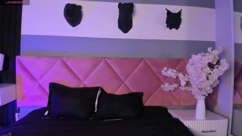 Bella online show from 9, 11, 2025