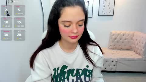 Snapshot of bellaa_hadid_ chatting on 11, 2, 2025 Bella Hadid online show from 11, 2, 2025