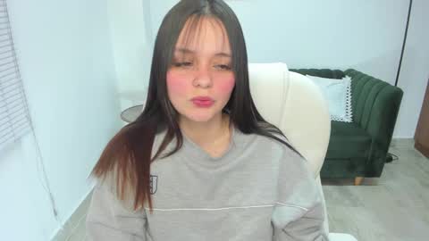 Snapshot of bellaa_hadid_ chatting on 13, 2, 2025 Bella Hadid online show from 13, 2, 2025