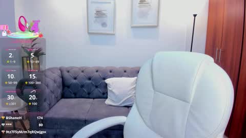 Snapshot of bellaa_hadid_ chatting on 14, 9, 2025 Bella Hadid online show from 14, 9, 2025