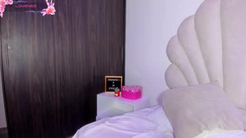 Bella Dajud online show from 21, 10, 2025