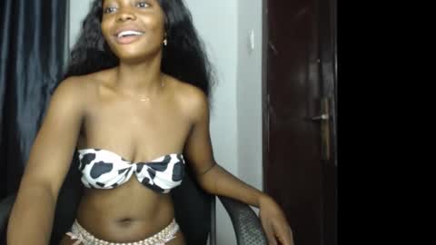 Snapshot of bellababy6 chatting on 18, 10, 2025 bella online show from 18, 10, 2025