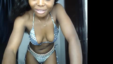 Snapshot of bellababy6 chatting on 20, 10, 2025 bella online show from 20, 10, 2025