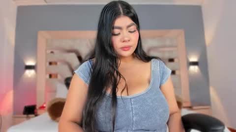 Snapshot of bellaboobs_ chatting on 19, 11, 2025 bellaboobs_ online show from 19, 11, 2025