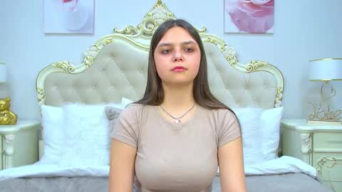 BellaBoolman online show from 4, 2, 2025