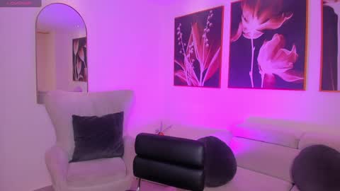  Bella C  online show from 31, 1, 2025