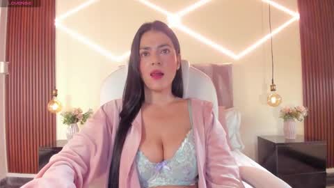 Bella Clair online show from 20, 12, 2025