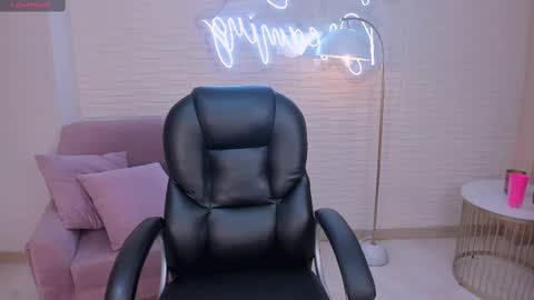 Snapshot of bellaclark1 chatting on 9, 3, 2025 Bella online show from 9, 3, 2025