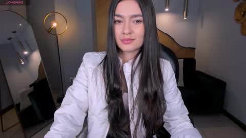 Snapshot of bellaclark1 chatting on 8, 10, 2025 Bella online show from 8, 10, 2025