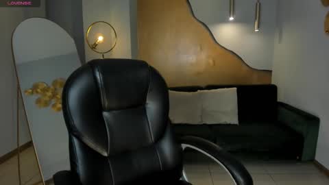 Snapshot of bellaclark1 chatting on 10, 10, 2025 Bella online show from 10, 10, 2025