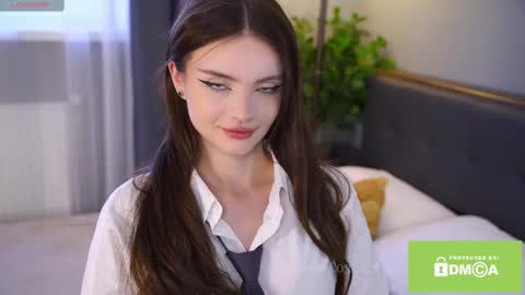 Snapshot of bellacle chatting on 6, 3, 2025 Bella I took a vacation and Ill be back on December 18th So dont lose me To keep in touch I have a TG - you can find below online show from 6, 3, 2025