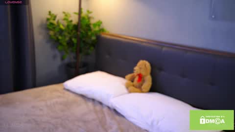 Snapshot of bellacle chatting on 10, 3, 2025 Bella I took a vacation and Ill be back on December 18th So dont lose me To keep in touch I have a TG - you can find below online show from 10, 3, 2025