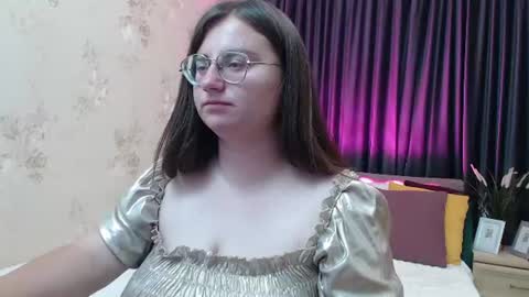 Snapshot of bellacohen chatting on 7, 7, 2026 Anna online show from 7, 7, 2026