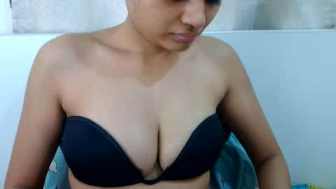 Snapshot of bellacrystall chatting on 10, 7, 2026 bellacrystall online show from 10, 7, 2026