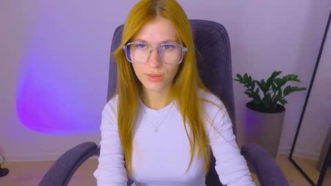 BellaFoxi online show from 28, 9, 2025