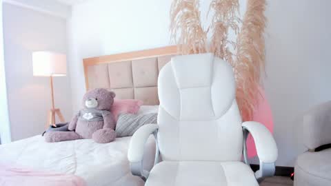 Snapshot of bellamia_ chatting on 26, 12, 2024 Bella Mia online show from 26, 12, 2024