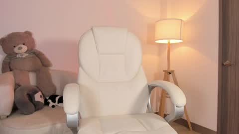 Snapshot of bellamia_ chatting on 9, 5, 2026 Bella Mia online show from 9, 5, 2026