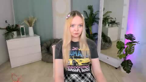 Bella online show from 3, 12, 2025