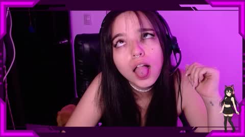 Bella Monteluna online show from 28, 10, 2025