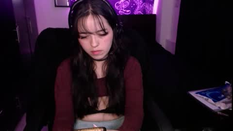 Bella Monteluna online show from 27, 11, 2025