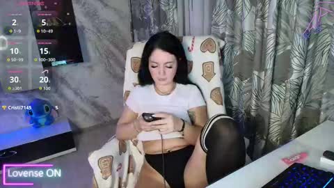 Snapshot of bellanoirsxs chatting on 23, 11, 2025 Bellanoirsxs online show from 23, 11, 2025