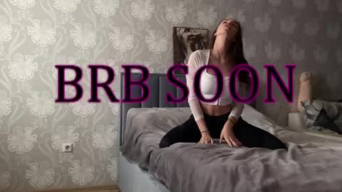 bellaparker_ online show from 11, 3, 2025