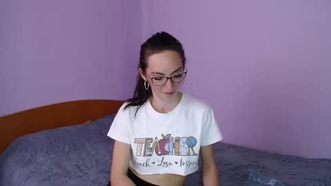 Snapshot of bellaqueen0701 chatting on 25, 2, 2025 bellaqueen0701 online show from 25, 2, 2025
