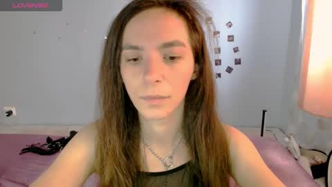 Snapshot of bellaqueen0701 chatting on 23, 11, 2025 bellaqueen0701 online show from 23, 11, 2025