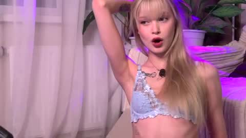 Snapshot of bellasecrettt chatting on 15, 4, 2026 bellasecrettt online show from 15, 4, 2026