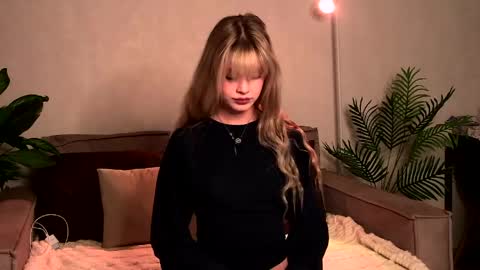 Snapshot of bellasecrettt chatting on 8, 5, 2026 bellasecrettt online show from 8, 5, 2026