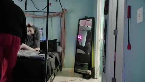 Bellaskeykeeper online show from 5, 4, 2026