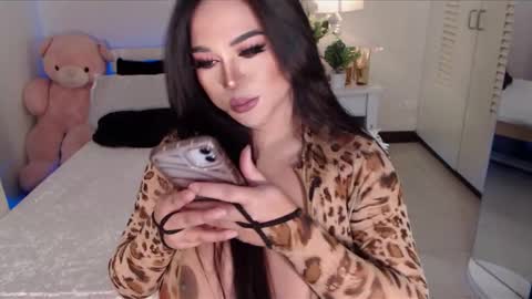 Snapshot of bellaswildcummer chatting on 6, 1, 2025 BELLA JONES online show from 6, 1, 2025