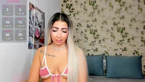 Snapshot of belle_hallle chatting on 7, 1, 2025 LucyJelly online show from 7, 1, 2025
