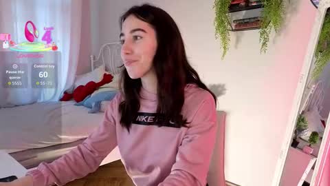 Bella online show from 8, 9, 2025