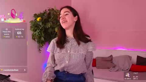 Bella online show from 10, 9, 2025