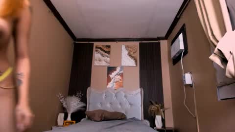 bellecollins online show from 18, 12, 2025