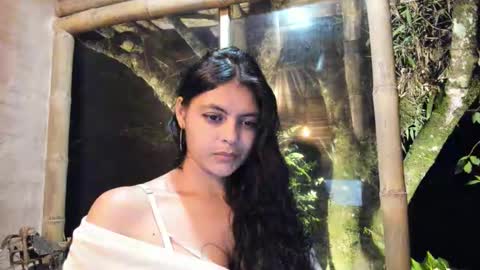 bellezacosmica online show from 8, 3, 2025