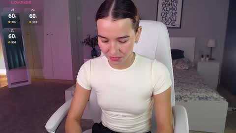 Bella online show from 10, 10, 2025