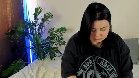 Snapshot of bellybooxo chatting on 21, 10, 2025 LinaBoo online show from 21, 10, 2025