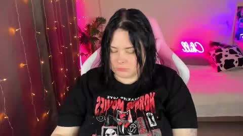 Snapshot of bellybooxo chatting on 1, 11, 2025 LinaBoo online show from 1, 11, 2025