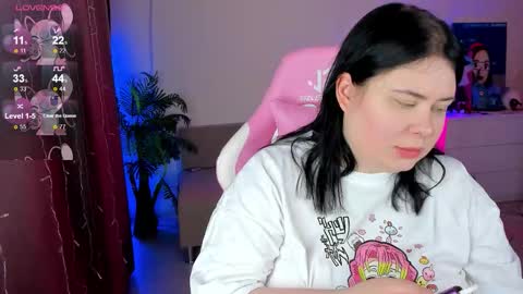 Snapshot of bellybooxo chatting on 13, 11, 2025 LinaBoo online show from 13, 11, 2025