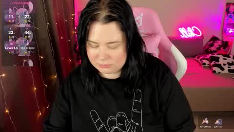 Snapshot of bellybooxo chatting on 17, 11, 2025 LinaBoo online show from 17, 11, 2025