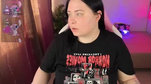 Snapshot of bellybooxo chatting on 19, 11, 2025 LinaBoo online show from 19, 11, 2025