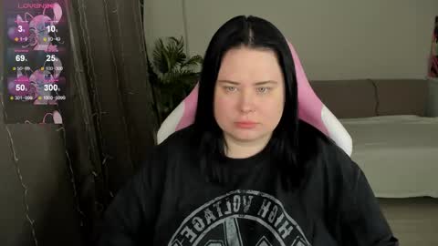 LinaBoo online show from 4, 12, 2025