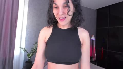 Snapshot of bemby_pam chatting on 8, 5, 2026 A girl from your dreams online show from 8, 5, 2026