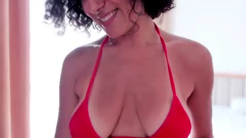 Snapshot of bemby_pam chatting on 11, 6, 2026 A girl from your dreams online show from 11, 6, 2026
