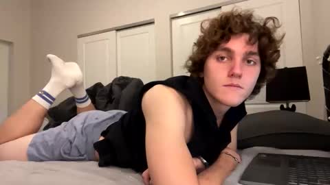 Snapshot of benchedtoast chatting on 19, 12, 2025 benchedtoast online show from 19, 12, 2025