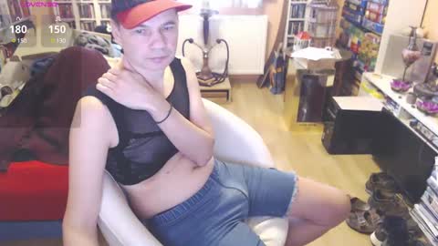 Snapshot of benijamin chatting on 6, 2, 2025 benijamin online show from 6, 2, 2025