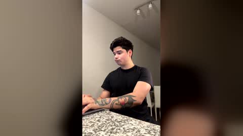 benisback11b online show from 22, 4, 2026